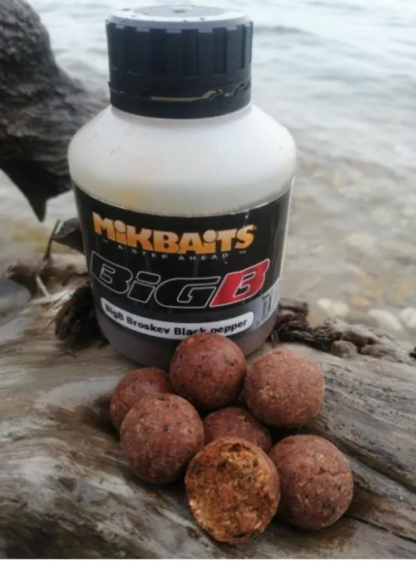 NextFish - Horgász webshop és horgászbolt - LEGENDs BIGB BOOSTER – ŐSZIBARACK-FEKETE BORS – BROSKEV-BLACK PEPPER 250 ml